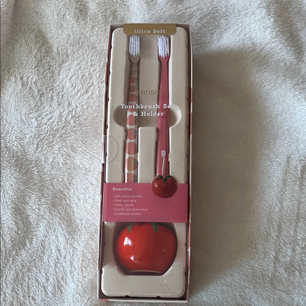 Kensie Red Toothbrush Set with Holder